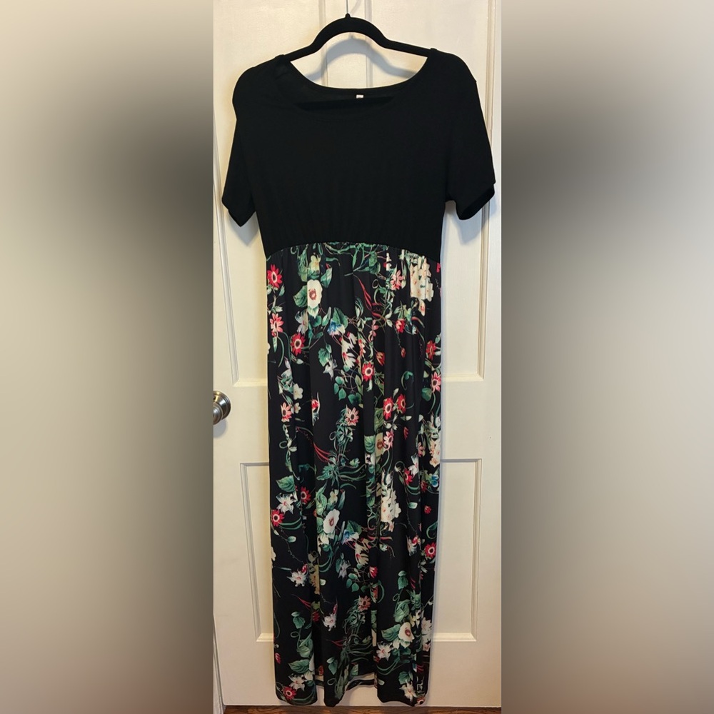 Black Floral Maxi Dress with Scoop Neck - Picture 5 of 7